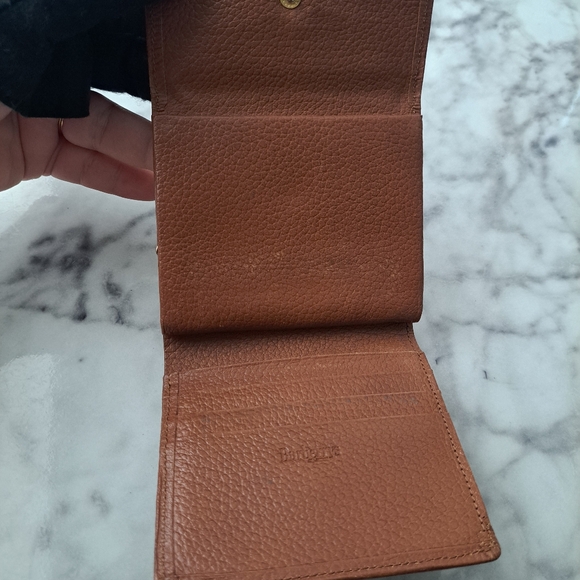 Burberrys wallet with kiss lock coin - Picture 8 of 14